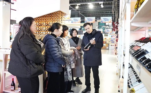 大地期貨總經(jīng)理鄭潔一行調(diào)研中非經(jīng)貿(mào)港