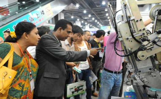 中非經(jīng)貿(mào)港前往臺(tái)州塑膠會(huì)宣傳，為企業(yè)提供外經(jīng)貿(mào)綜合服務(wù)