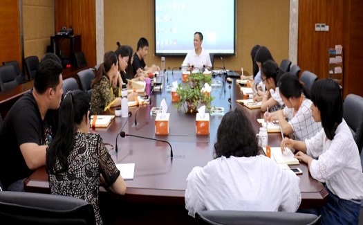 洪和勝為中非經(jīng)貿(mào)港新員工作企業(yè)文化培訓